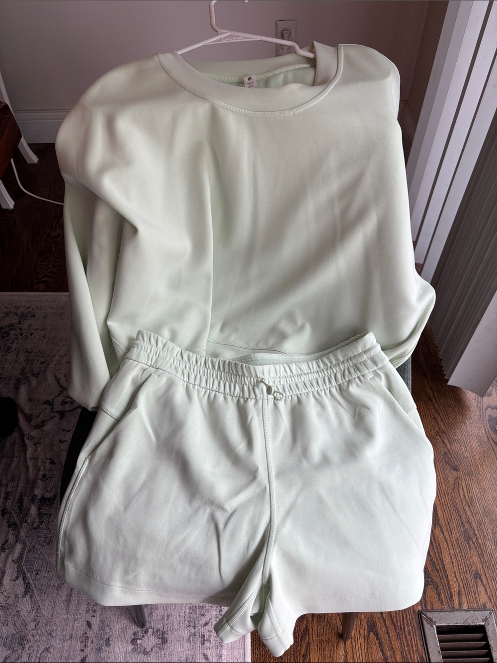 Lululemon softstreme set high rise 4” shorts and cropped sweatshirt kohlrabi 10 - Picture 1 of 16